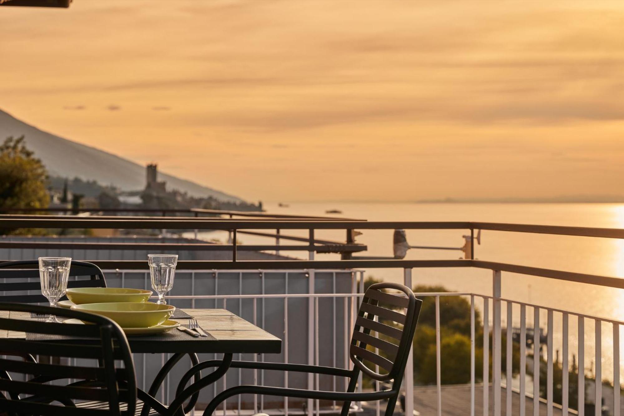 Lake View Luca Apartment Малчезине Екстериор снимка